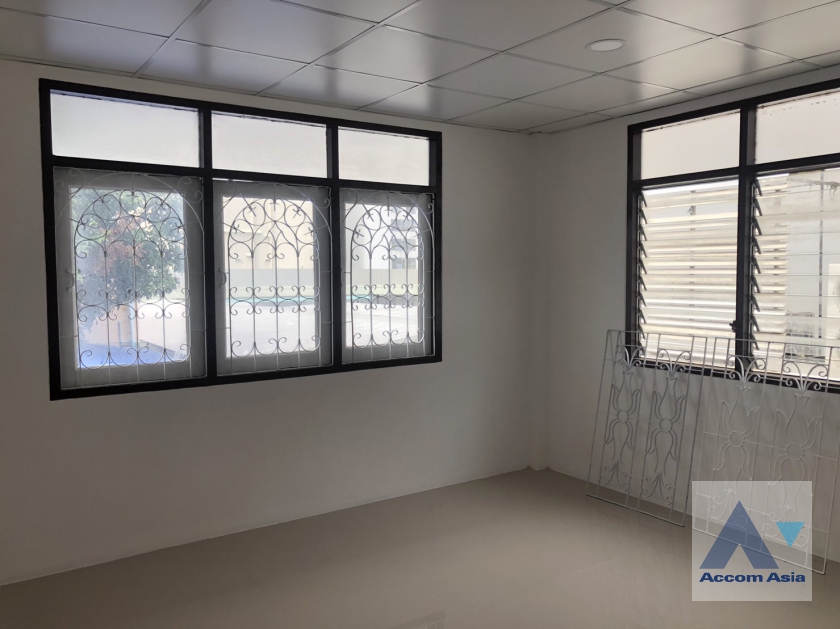 7  5 br House For Rent in Phaholyothin ,Bangkok BTS Saphan-Kwai AA36181