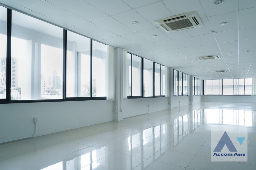  1  Office Space For Rent in Sukhumvit ,Bangkok BTS Phra khanong at S69 Office and Warehouse Space AA36188