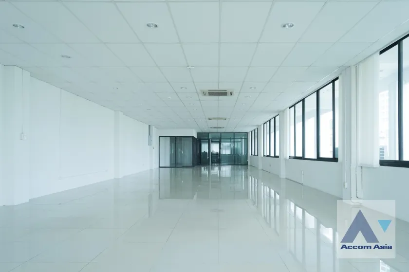  2  Office Space For Rent in Sukhumvit ,Bangkok BTS Phra khanong at S69 Office and Warehouse Space AA36188
