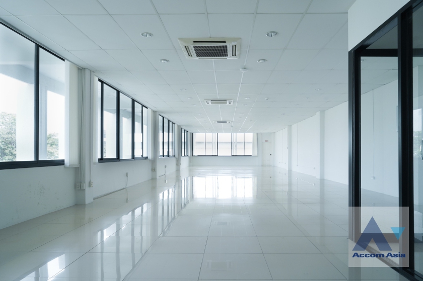 7  Office Space For Rent in Sukhumvit ,Bangkok BTS Phra khanong at S69 Office and Warehouse Space AA36188