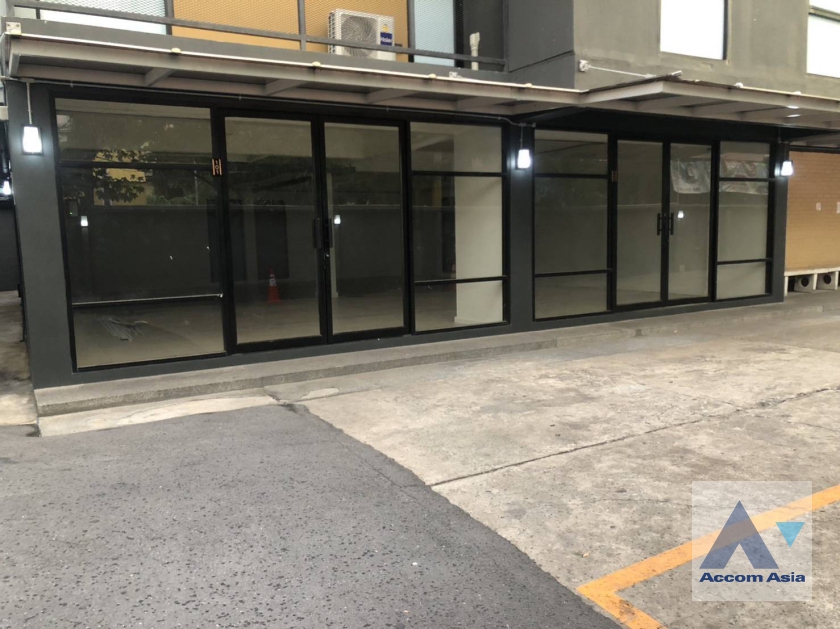  2  Office Space For Rent in Phaholyothin ,Bangkok BTS Saphan-Kwai at Retro One AA36190