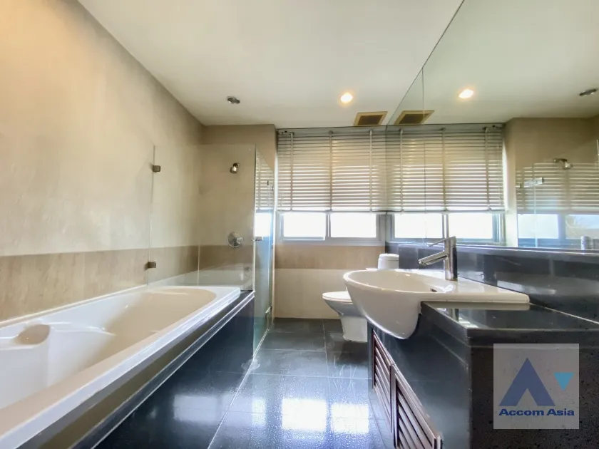11  4 br House For Rent in New Phetchaburi ,Bangkok  at Homely atmosphere Compound AA36196
