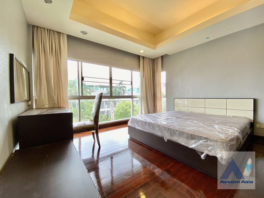 8  4 br House For Rent in New Phetchaburi ,Bangkok  at Homely atmosphere Compound AA36196