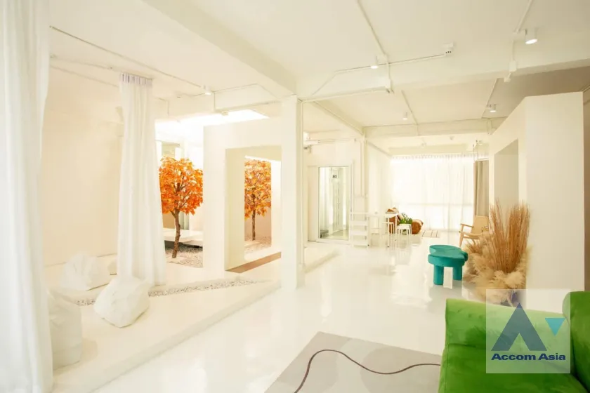 unitOffice, Home Office |  12 Bedrooms  Shophouse For Rent in Ploenchit, Bangkok  (AA36206)