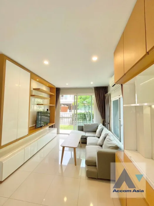 unit 3 Bedrooms  House For Rent & Sale in Bang Na, Bangkok  near BTS Bang Na (AA36213)