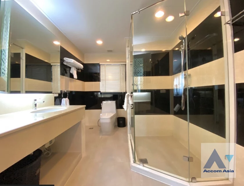12  4 br Apartment For Rent in Sukhumvit ,Bangkok BTS Phrom Phong at Comfortable for living AA36232