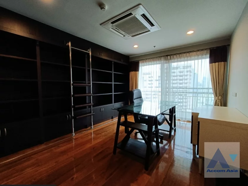 6  4 br Apartment For Rent in Sukhumvit ,Bangkok BTS Phrom Phong at Comfortable for living AA36232