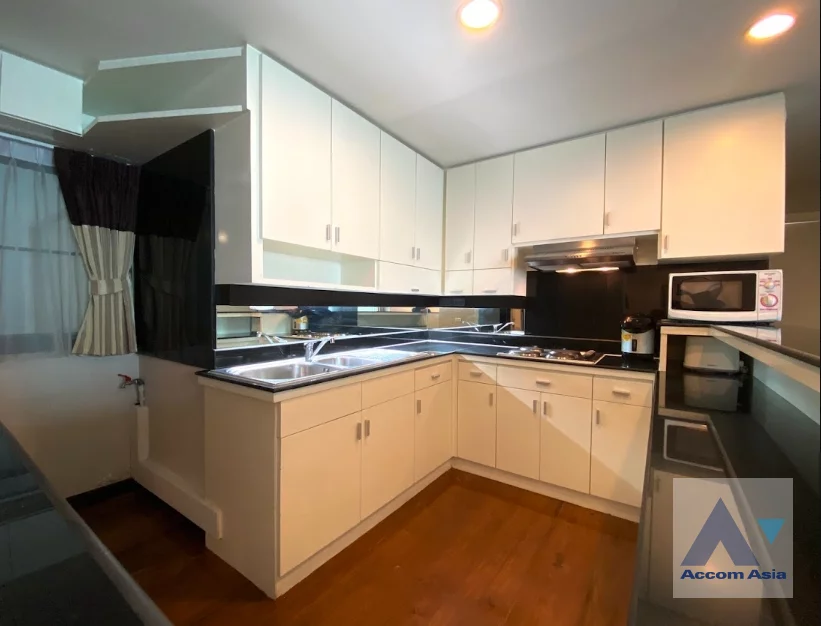 9  4 br Apartment For Rent in Sukhumvit ,Bangkok BTS Phrom Phong at Comfortable for living AA36232