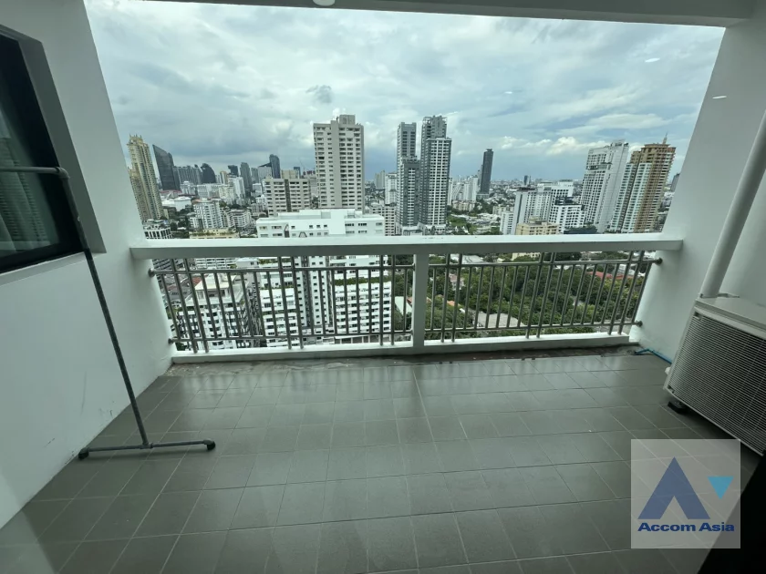unit 3 Bedrooms  Apartment For Rent in Sukhumvit, Bangkok  near BTS Phrom Phong (AA36235)