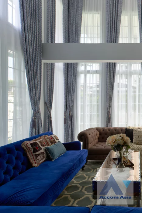 unit 3 Bedrooms  House For Rent & Sale in Bang Na, Bangkok  near BTS Bearing (AA36253)