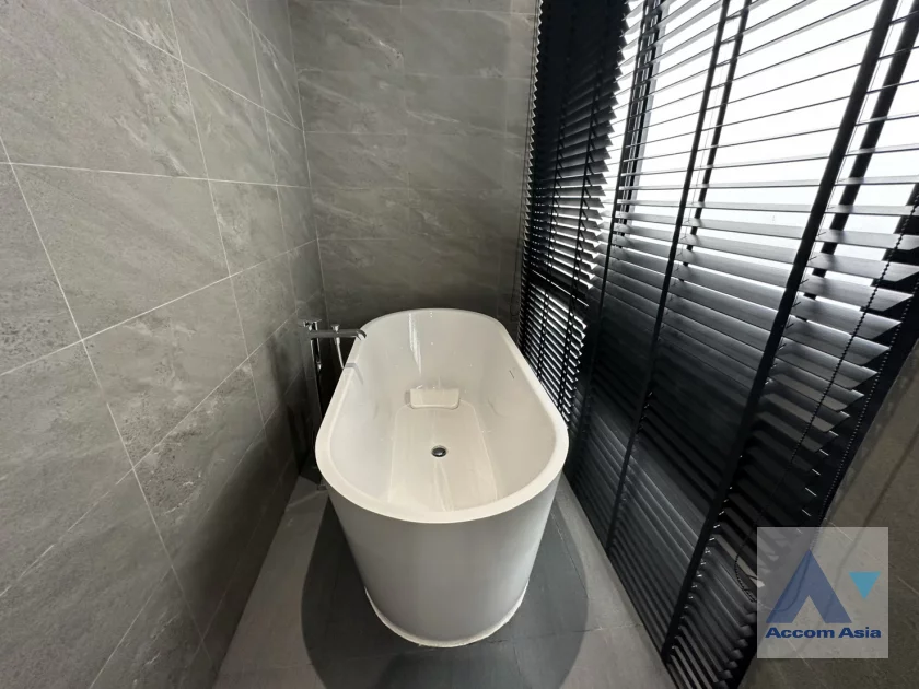 21  2 br House For Rent in Ratchadaphisek ,Bangkok MRT Huai Khwang AA36259