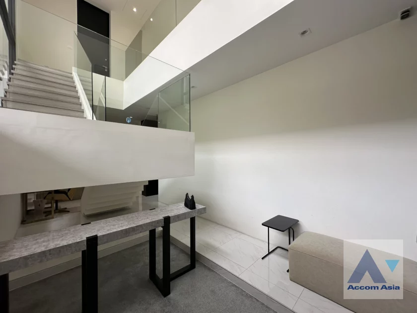 6  2 br House For Rent in Ratchadaphisek ,Bangkok MRT Huai Khwang AA36259