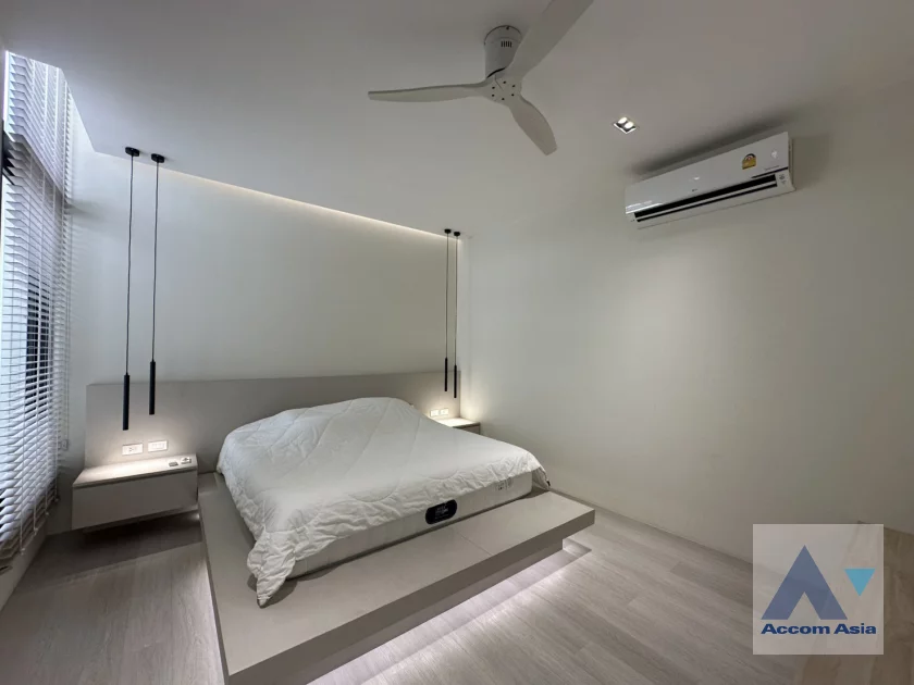 16  2 br House For Rent in Ratchadaphisek ,Bangkok MRT Huai Khwang AA36259