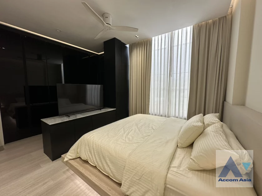 13  2 br House For Rent in Ratchadaphisek ,Bangkok MRT Huai Khwang AA36259