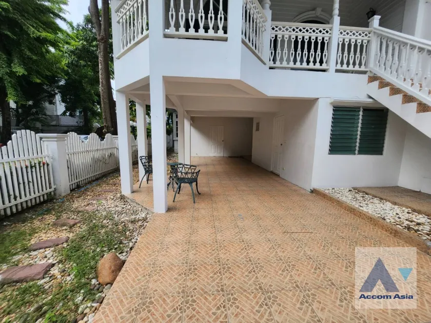  1  3 br Townhouse for rent and sale in Bang Na ,Bangkok BTS Bearing at Fantasia Villa 2 AA36261