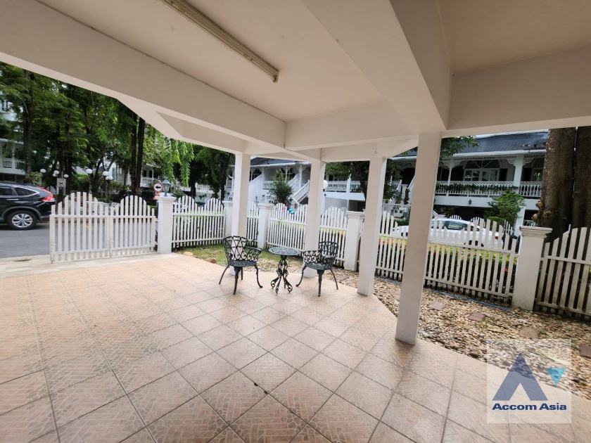 30  3 br Townhouse for rent and sale in Bang Na ,Bangkok BTS Bearing at Fantasia Villa 2 AA36261