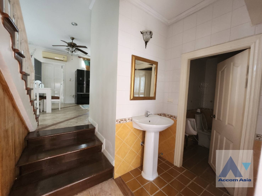 10  3 br Townhouse for rent and sale in Bang Na ,Bangkok BTS Bearing at Fantasia Villa 2 AA36261