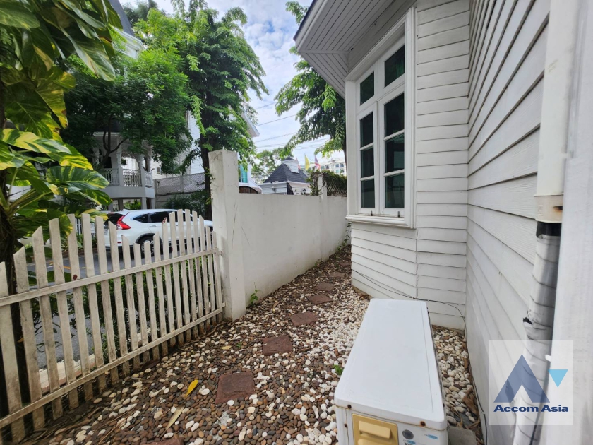 32  3 br Townhouse for rent and sale in Bang Na ,Bangkok BTS Bearing at Fantasia Villa 2 AA36261