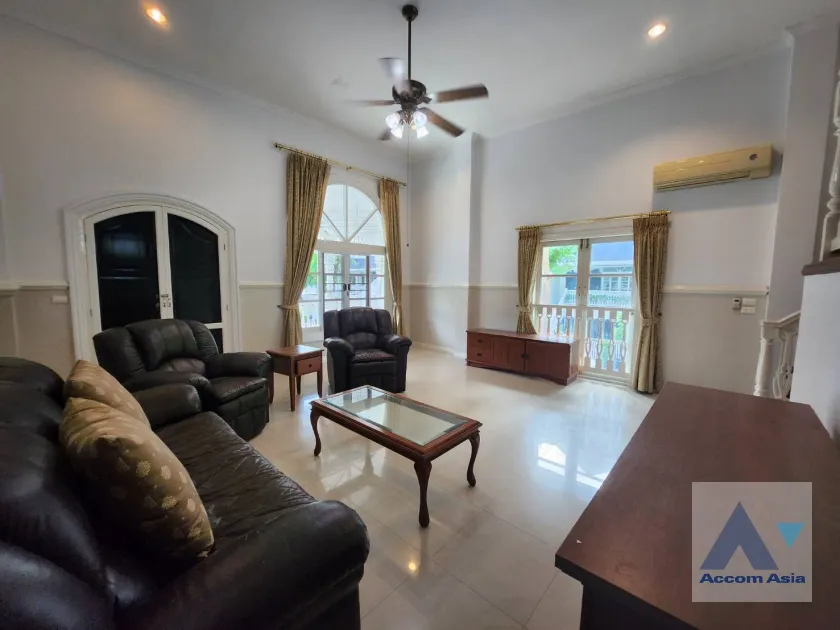 unit 3 Bedrooms  Townhouse For Rent & Sale in Bang Na, Bangkok  near BTS Bearing (AA36261)