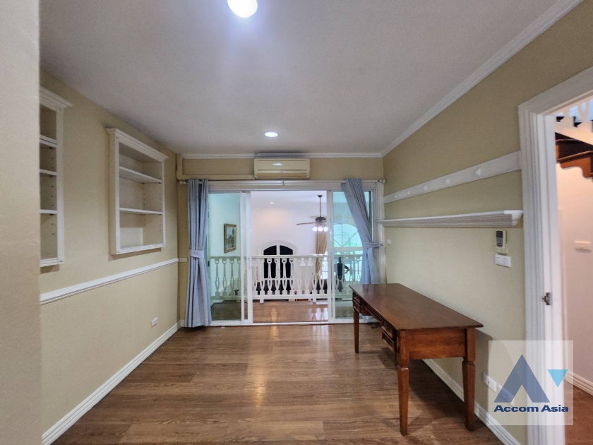 11  3 br Townhouse for rent and sale in Bang Na ,Bangkok BTS Bearing at Fantasia Villa 2 AA36261