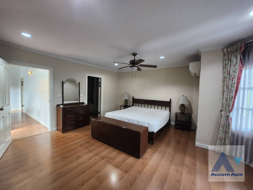 16  3 br Townhouse for rent and sale in Bang Na ,Bangkok BTS Bearing at Fantasia Villa 2 AA36261