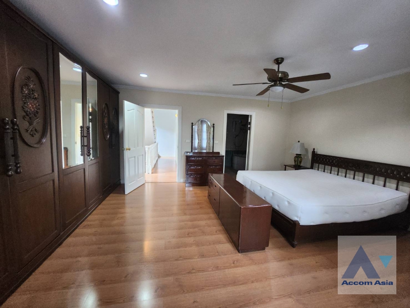 14  3 br Townhouse for rent and sale in Bang Na ,Bangkok BTS Bearing at Fantasia Villa 2 AA36261