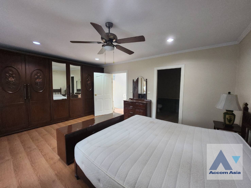 15  3 br Townhouse for rent and sale in Bang Na ,Bangkok BTS Bearing at Fantasia Villa 2 AA36261