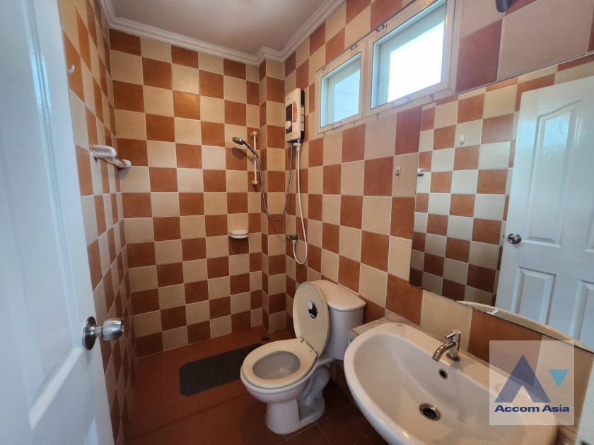 24  3 br Townhouse for rent and sale in Bang Na ,Bangkok BTS Bearing at Fantasia Villa 2 AA36261