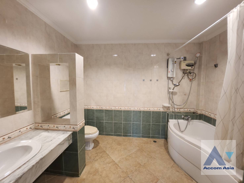 23  3 br Townhouse for rent and sale in Bang Na ,Bangkok BTS Bearing at Fantasia Villa 2 AA36261