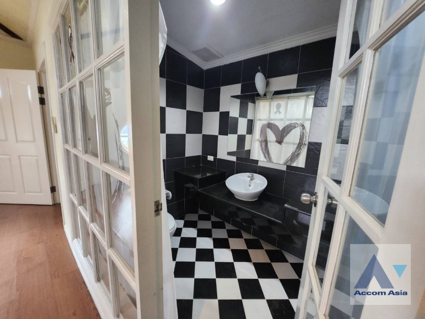 25  3 br Townhouse for rent and sale in Bang Na ,Bangkok BTS Bearing at Fantasia Villa 2 AA36261