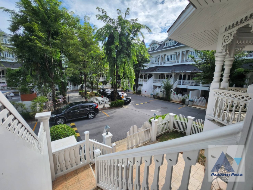 29  3 br Townhouse for rent and sale in Bang Na ,Bangkok BTS Bearing at Fantasia Villa 2 AA36261