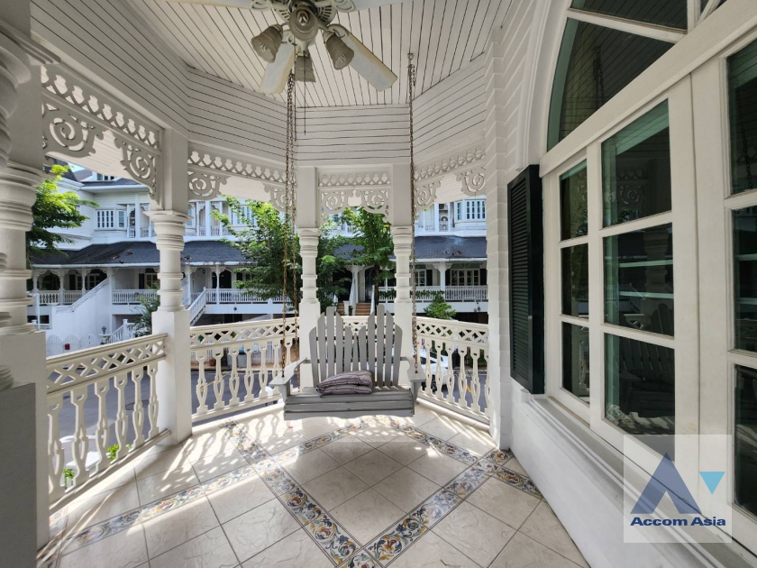 26  3 br Townhouse for rent and sale in Bang Na ,Bangkok BTS Bearing at Fantasia Villa 2 AA36261