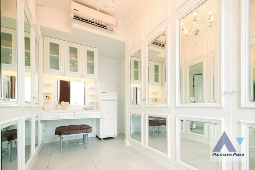 4  1 br Condominium For Sale in Sukhumvit ,Bangkok BTS Ekkamai at The Lofts Ekkamai  AA36263