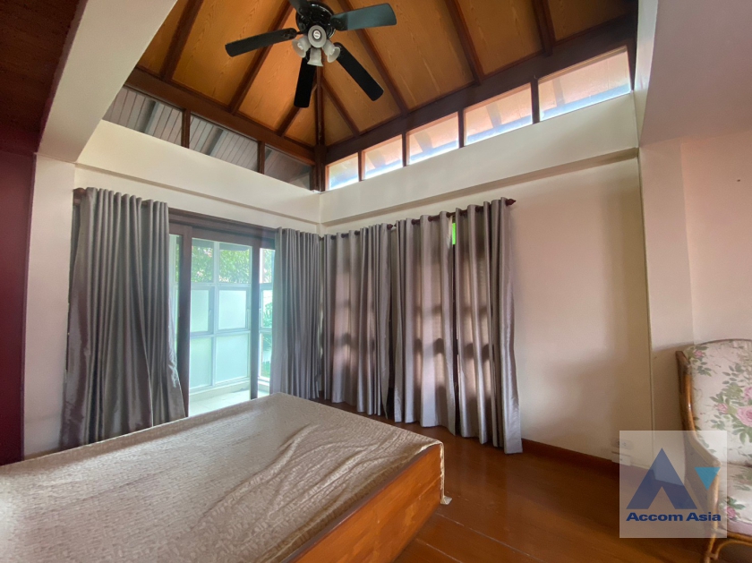 22  6 br House For Sale in Phaholyothin ,Bangkok  AA36279