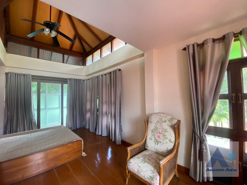 23  6 br House For Sale in Phaholyothin ,Bangkok  AA36279