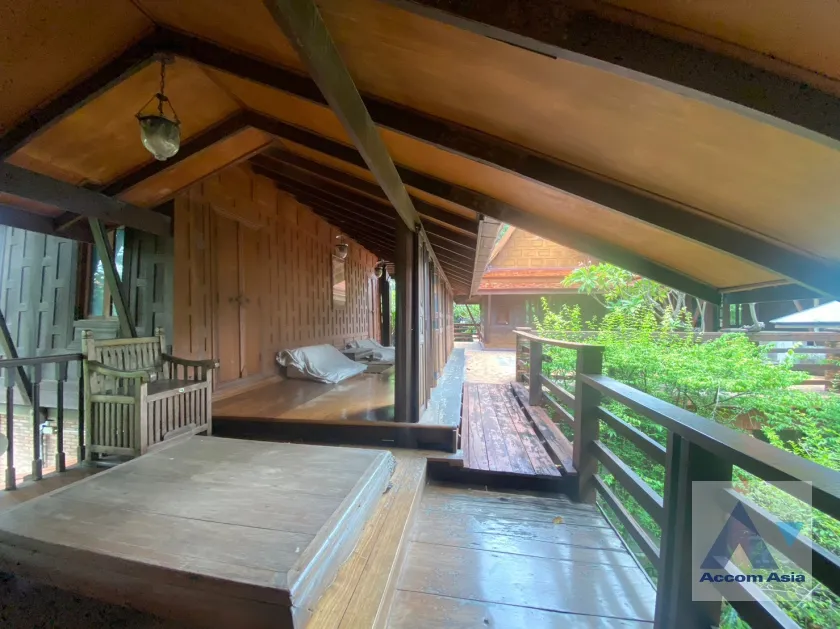 16  6 br House For Sale in Phaholyothin ,Bangkok  AA36279