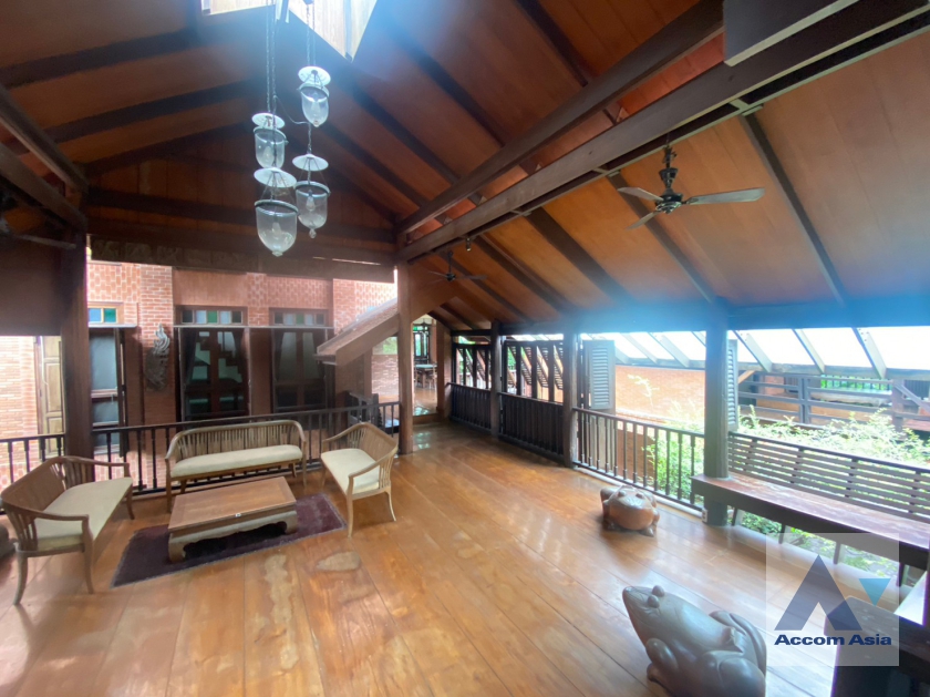 12  6 br House For Sale in Phaholyothin ,Bangkok  AA36279