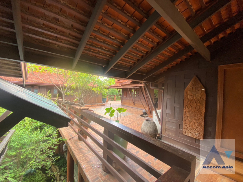 31  6 br House For Sale in Phaholyothin ,Bangkok  AA36279