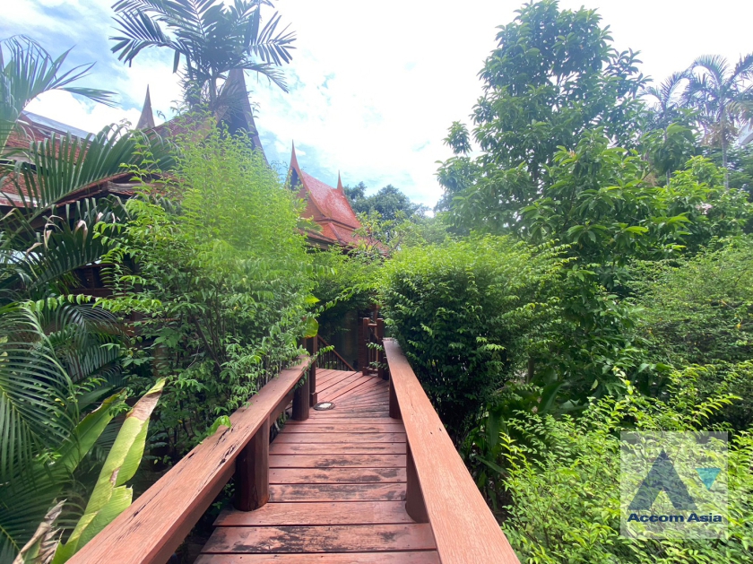 33  6 br House For Sale in Phaholyothin ,Bangkok  AA36279