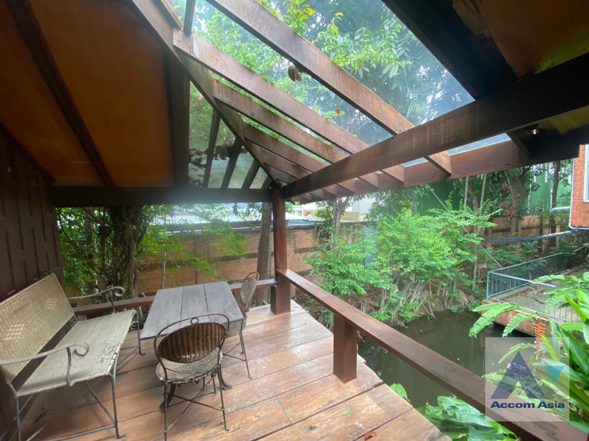 27  6 br House For Sale in Phaholyothin ,Bangkok  AA36279