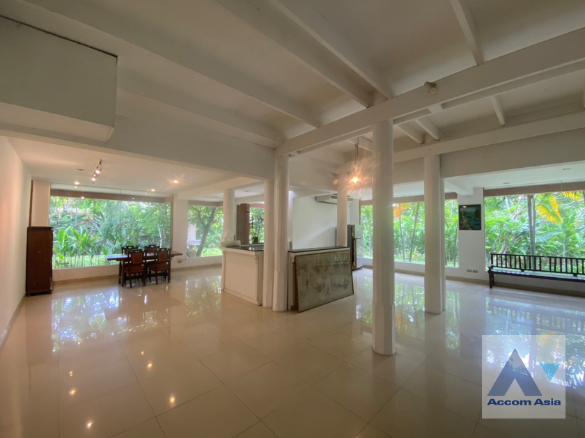 8  6 br House For Sale in Phaholyothin ,Bangkok  AA36279