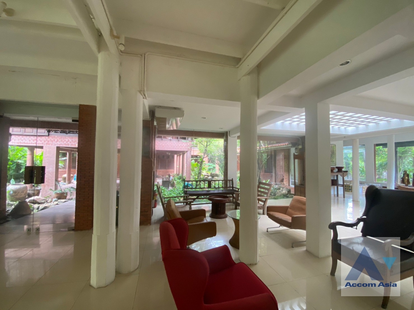  1  6 br House For Sale in Phaholyothin ,Bangkok  AA36279