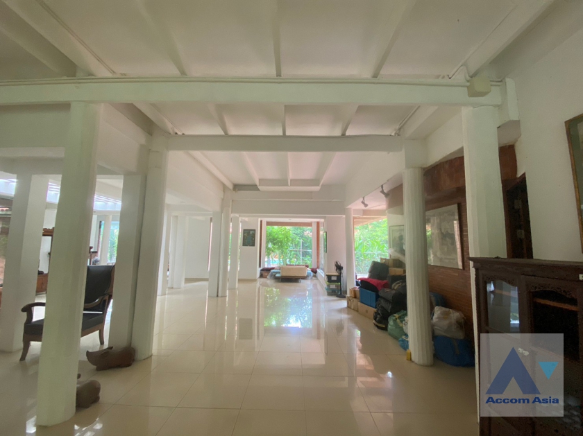 4  6 br House For Sale in Phaholyothin ,Bangkok  AA36279