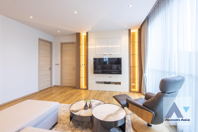 unit 3 Bedrooms  Apartment For Rent in Bang Na, Bangkok  near BTS Bang Na (AA36290)