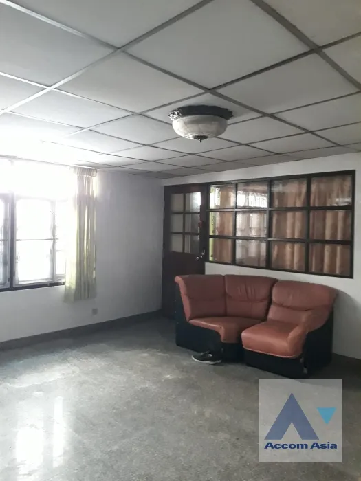 unit 5 Bedrooms  House For Sale in Latkrabang, Bangkok  near ARL Hua Mak (AA36318)