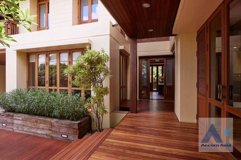 8  5 br House For Sale in Sukhumvit ,Bangkok BTS Phrom Phong AA36319