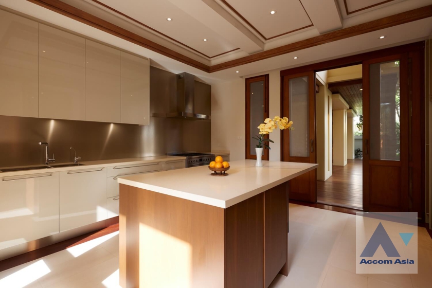 7  5 br House For Sale in Sukhumvit ,Bangkok BTS Phrom Phong AA36319