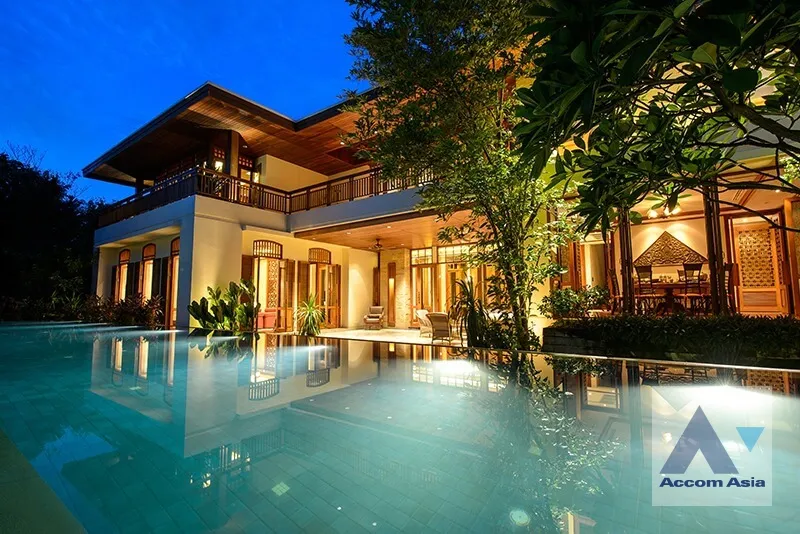  1  5 br House For Sale in Sukhumvit ,Bangkok BTS Phrom Phong AA36319