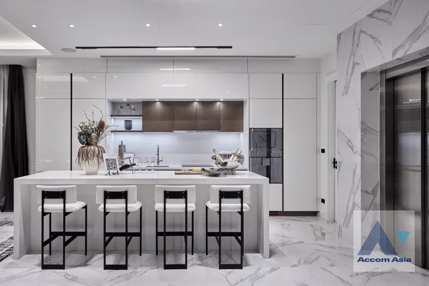 7  4 br Townhouse for rent and sale in Sukhumvit ,Bangkok BTS Ekkamai at The Boulevard Ekkamai 22 AA36336