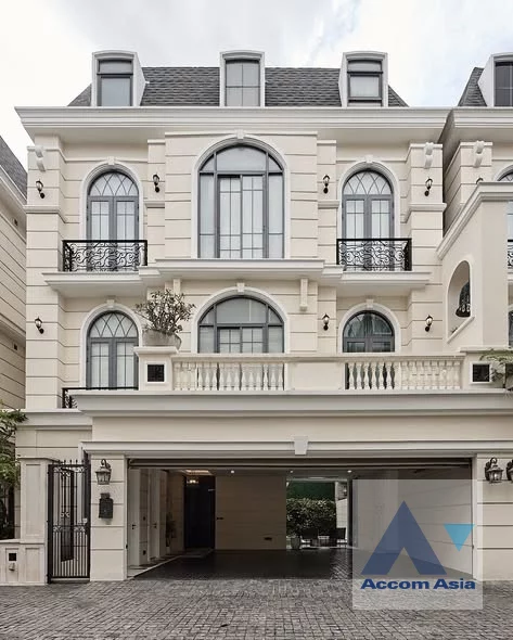  2  4 br Townhouse for rent and sale in Sukhumvit ,Bangkok BTS Ekkamai at The Boulevard Ekkamai 22 AA36336